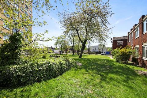 47 Trinity Road, London, N22 8XU