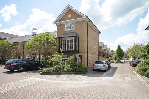 6 bedroom semi-detached house to rent, Reliance Way, Cowley, East Oxford, Oxfordshire, OX4