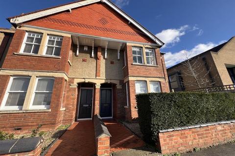 6 bedroom semi-detached house to rent, Windmill Road, Headington, Oxford, OX3