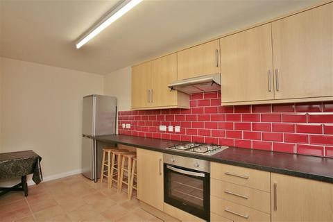 3 bedroom terraced house to rent, Bullingdon Road, Cowley, East Oxford, Oxfordshire, OX4