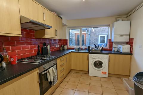 3 bedroom terraced house to rent, Bullingdon Road, Cowley, East Oxford, Oxfordshire, OX4