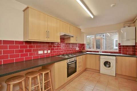 3 bedroom terraced house to rent, Bullingdon Road, Cowley, East Oxford, Oxfordshire, OX4