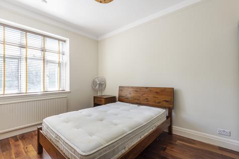 3 bedroom apartment to rent, Shoot Up Hill, Kilburn, London, NW2
