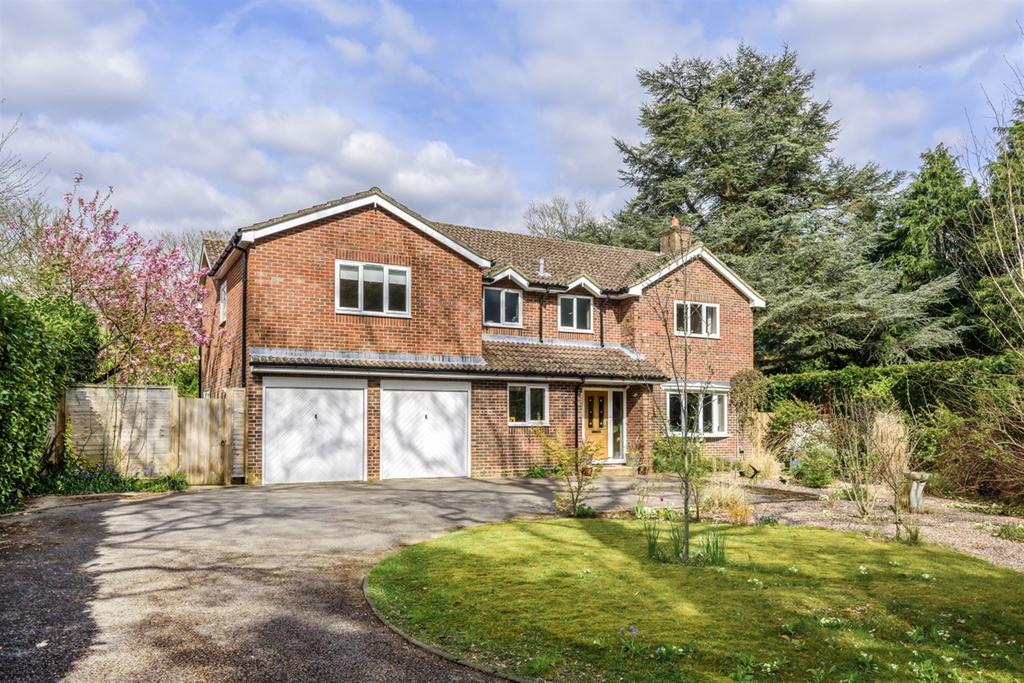 4a Highfield Gardens, Liss, GU33 6 bed detached house - £1,100,000