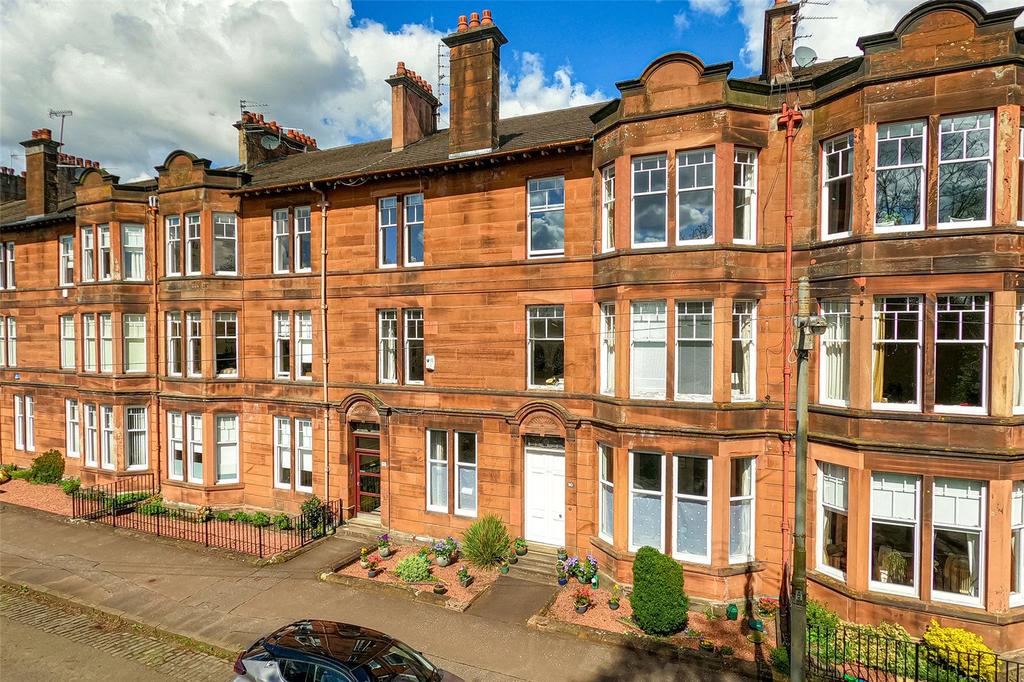 Kirkcaldy Road, Pollokshields, Glasgow 2 bed apartment £275,000