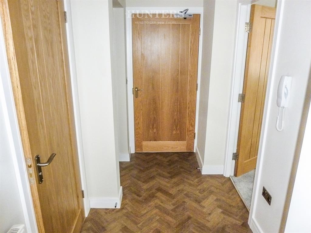 Hunter Grove, Torworth, Retford, DN22 8PU 2 bed apartment £185,000