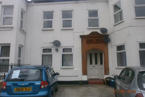 2 bedroom flat to rent, York Road, Ilford, Essex, IG1