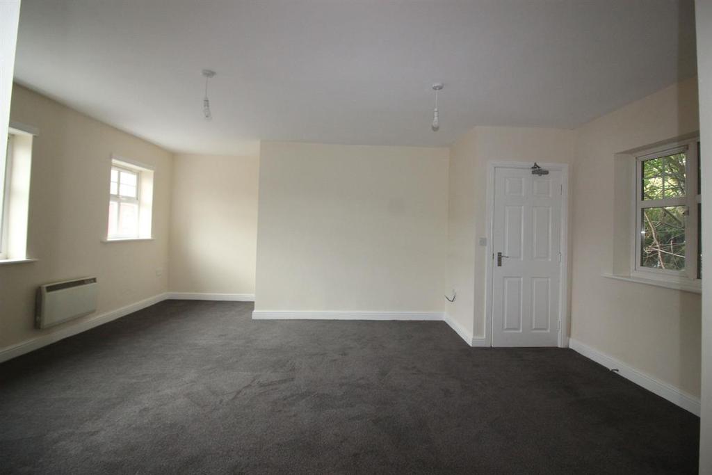 Grace Road, Tipton 2 bed flat £650 pcm (£150 pw)