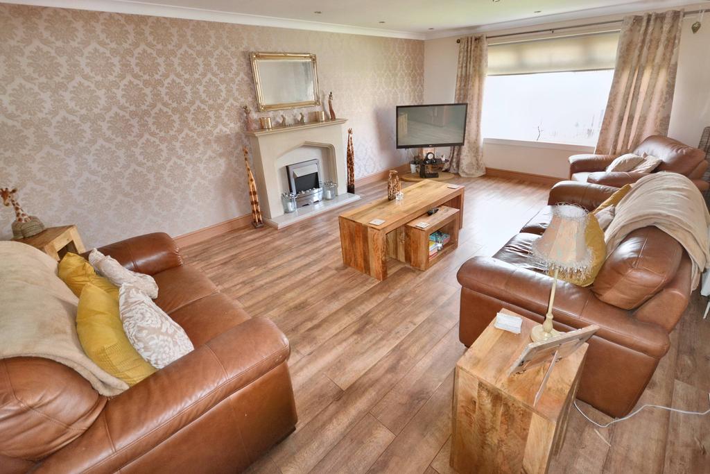 Scott Drive, Cumbernauld G67 5 bed detached house £275,000