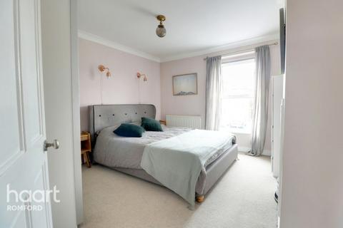 52 Albert Road, Romford, RM1 2PP