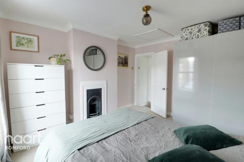 52 Albert Road, Romford, RM1 2PP