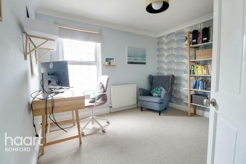 52 Albert Road, Romford, RM1 2PP
