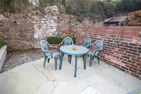 2 bedroom terraced house to rent, Allergate, Durham, DH1