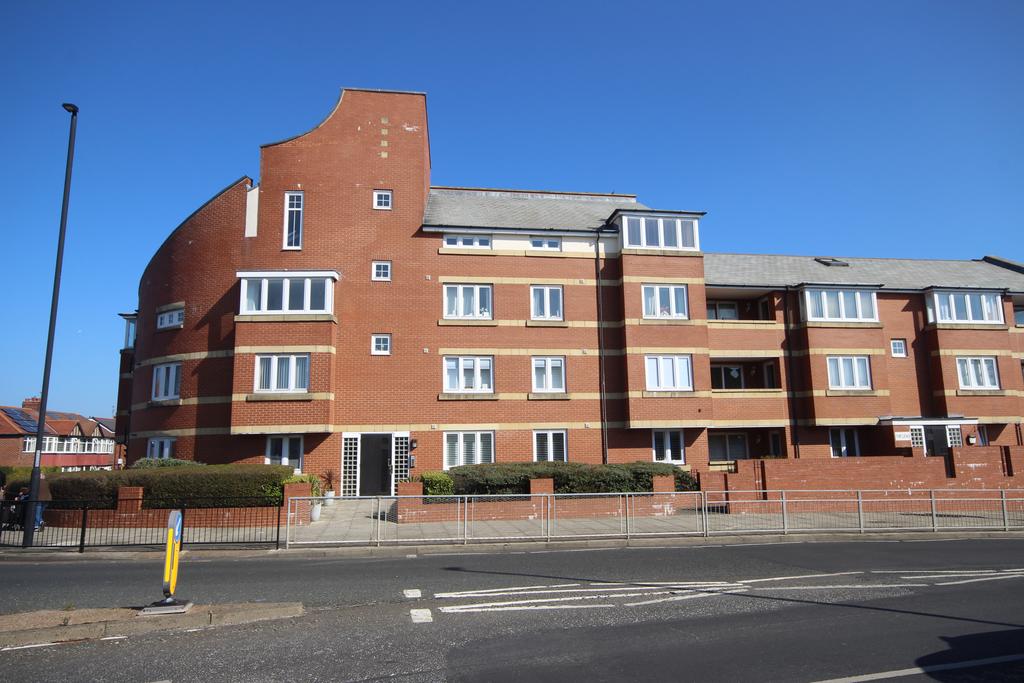 The Leas, West Monkseaton, Whitley... 2 bed flat £169,950