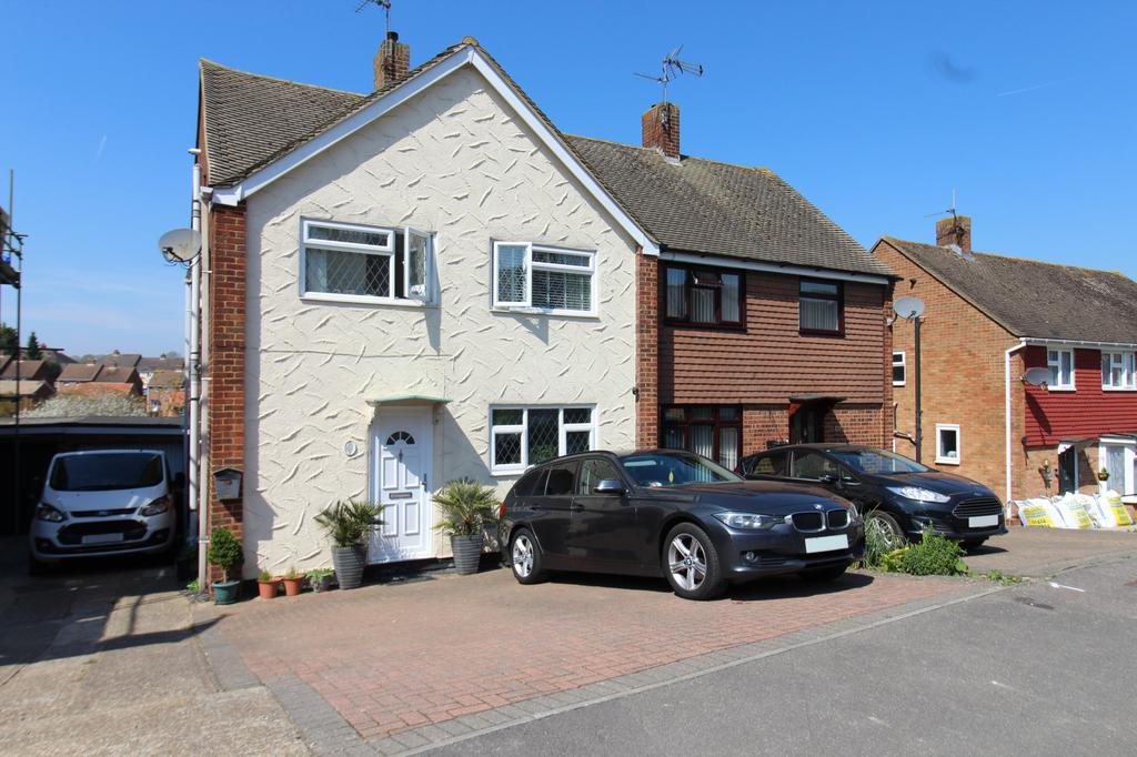 Limetree Close Chatham Kent Me5 3 Bed Semi Detached House £340 000