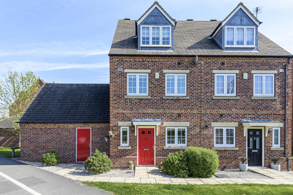 Willow Court, Selby, YO8 8RN 3 bed semidetached house £245,000