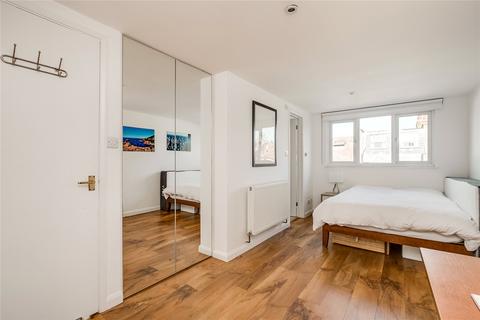 184 Eswyn Road, London, SW17 8TN