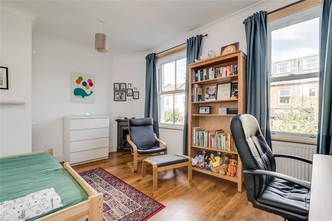 184 Eswyn Road, London, SW17 8TN
