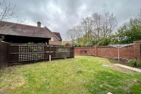 1 Blackthorn Close, Baughurst, Tadley, RG26 5GW