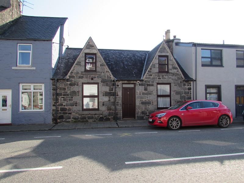 16 Queen Street, Newton Stewart. DG8 6JL 3 bed terraced house £80,000