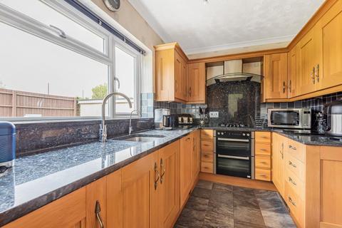 28 Mount Pleasant Close, Lightwater, GU18 5TP