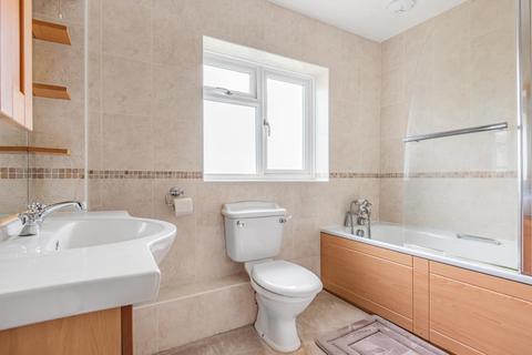 28 Mount Pleasant Close, Lightwater, GU18 5TP