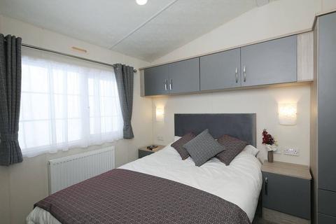 2 bedroom lodge for sale - Yafforth Road Northallerton