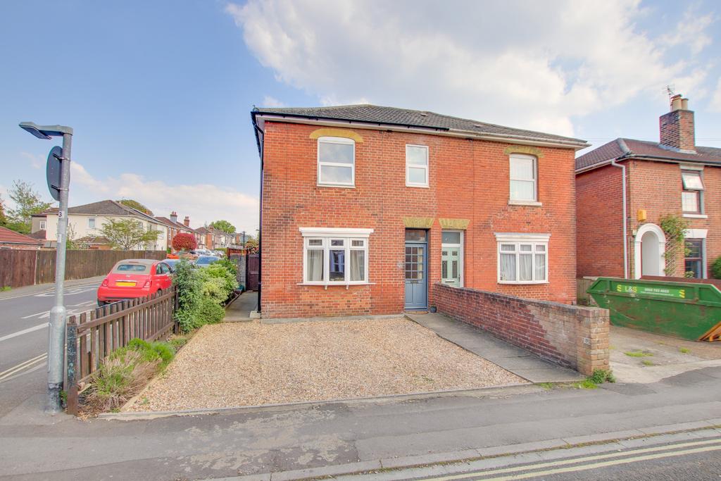 John's Road, Woolston 4 bed semidetached house £350,000