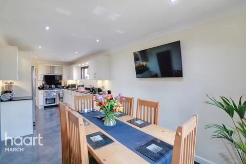 4 bedroom detached house for sale - Darthill Road, March