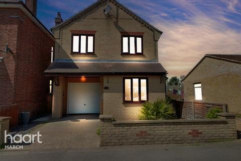 4 bedroom detached house for sale, Darthill Road, March