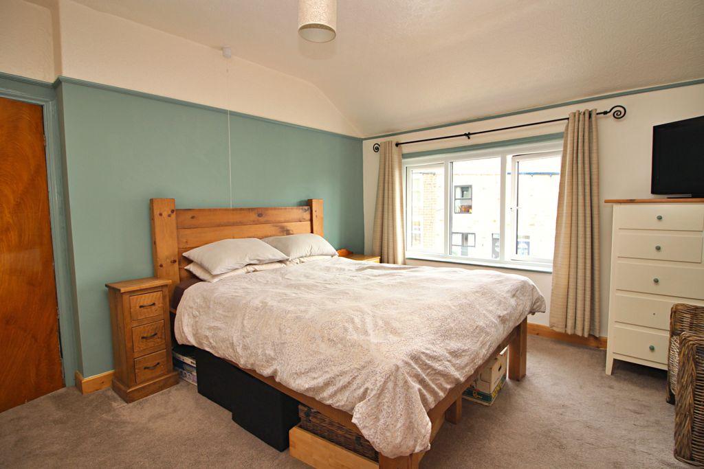Bedroom 1 (Double)