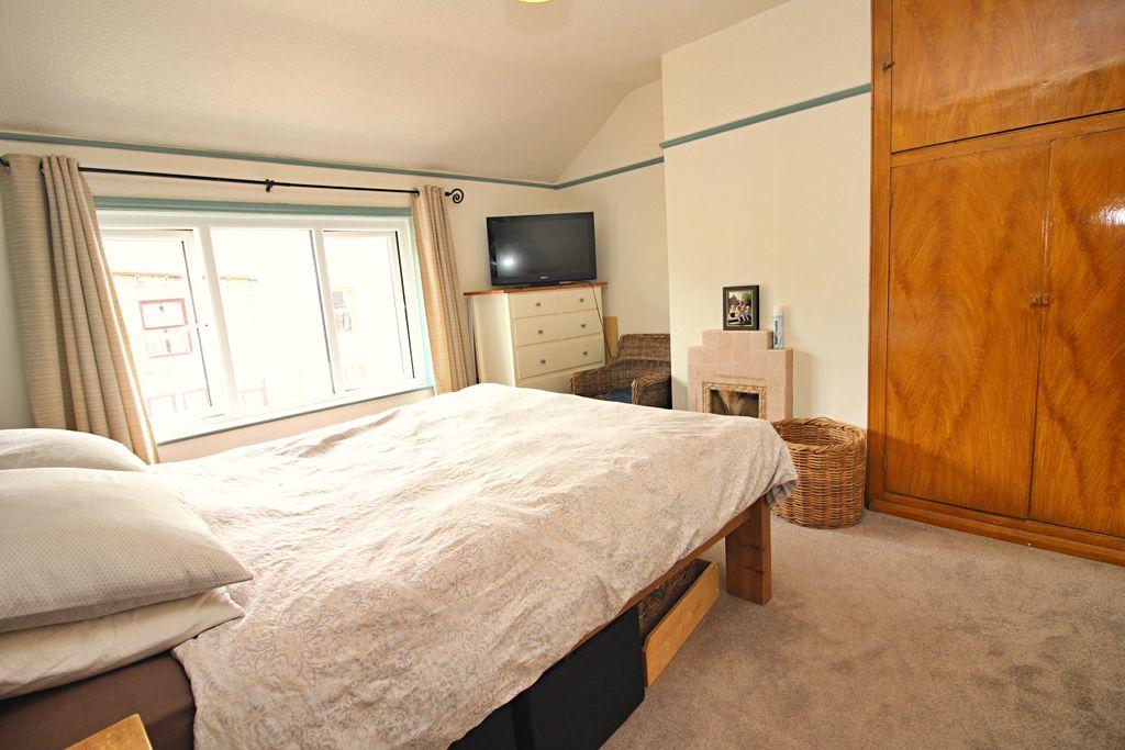 Bedroom 1 (Double)