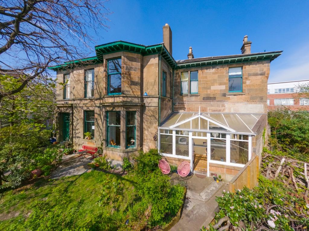 Broompark Circus, Dennistoun... 4 bed semidetached house £369,000