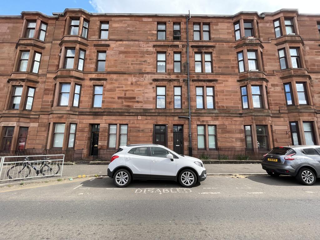Moss Road, Govan, Glasgow 2 bed flat £900 pcm (£208 pw)