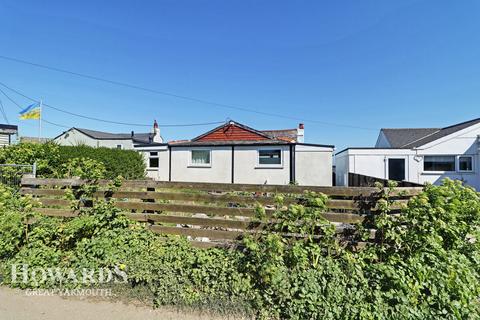 2 bedroom detached bungalow for sale, Little Scratby Crescent, Scratby
