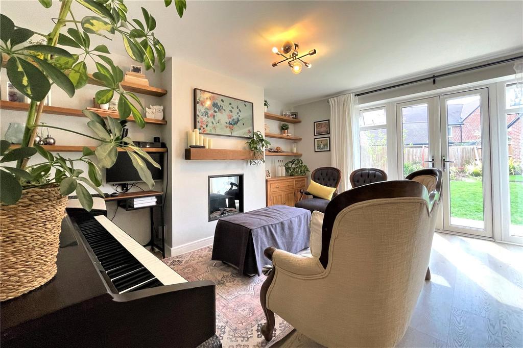 Living Room (2)