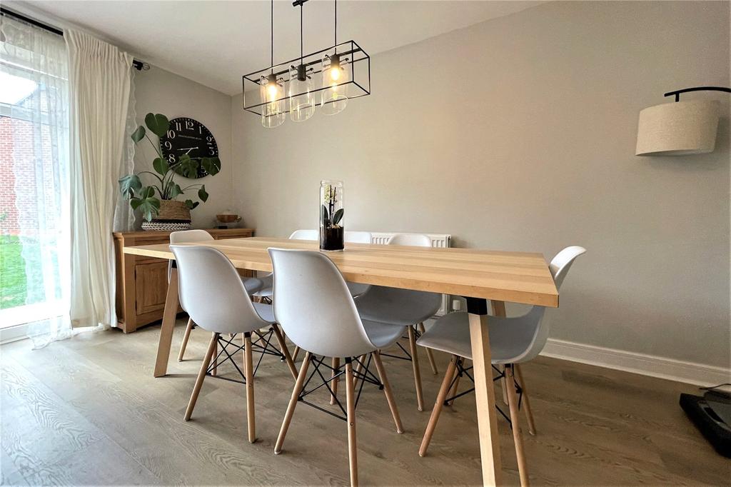 Dining Room (3)
