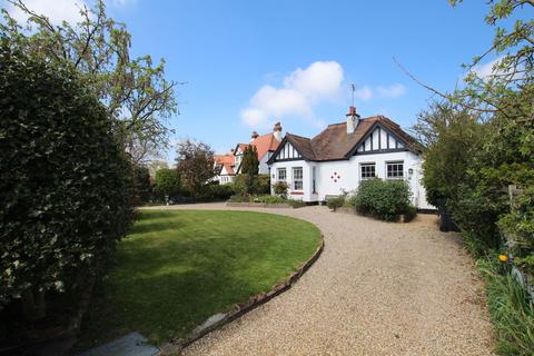 2 bedroom bungalow for sale, Wash Lane, Clacton-on-Sea