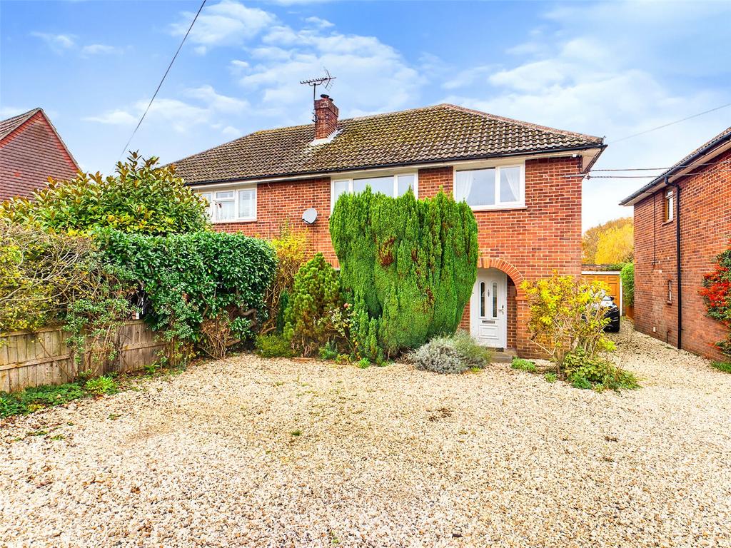 Poplars Close, Reading Road, Burghfield Common, Reading, RG7 3 bed semi