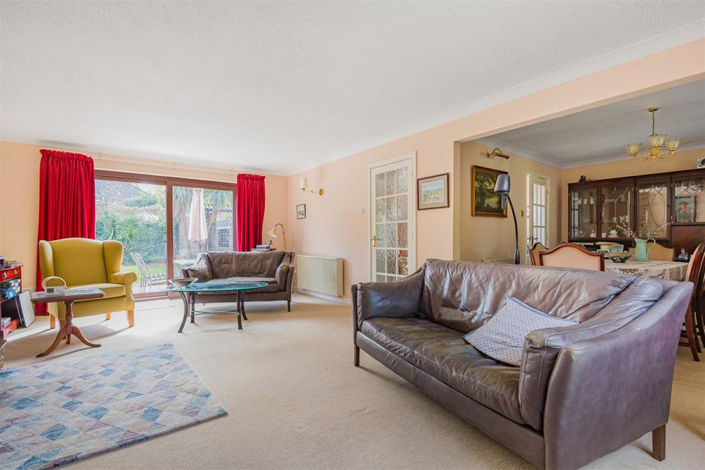 Elm Road, Wade Court, Havant, PO9 4 bed detached house £825,000