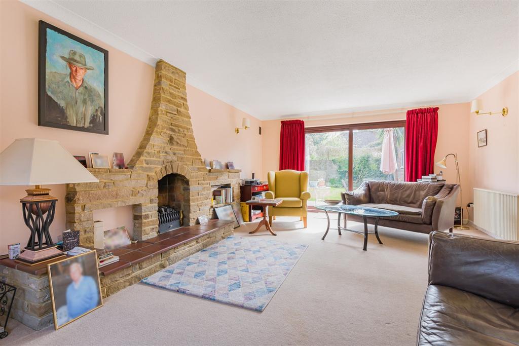 Elm Road, Wade Court, Havant, PO9 4 bed detached house £825,000