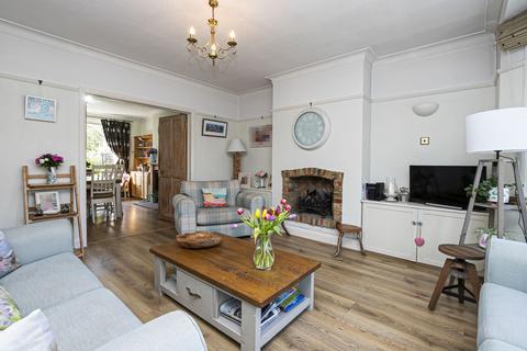 1 Devon Close, Buckhurst Hill, IG9 5LF