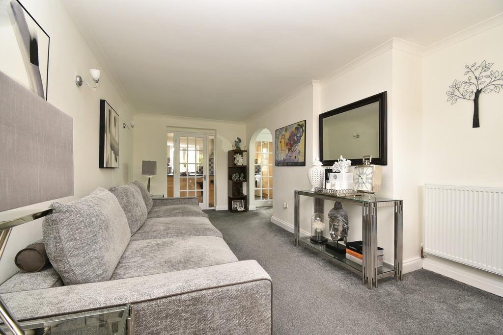 Raleigh Crescent, Stevenage 2 bed terraced house £335,000