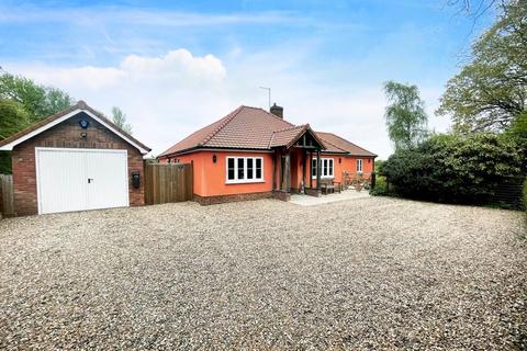 3 bedroom detached bungalow for sale - Whatfield Road, Naughton