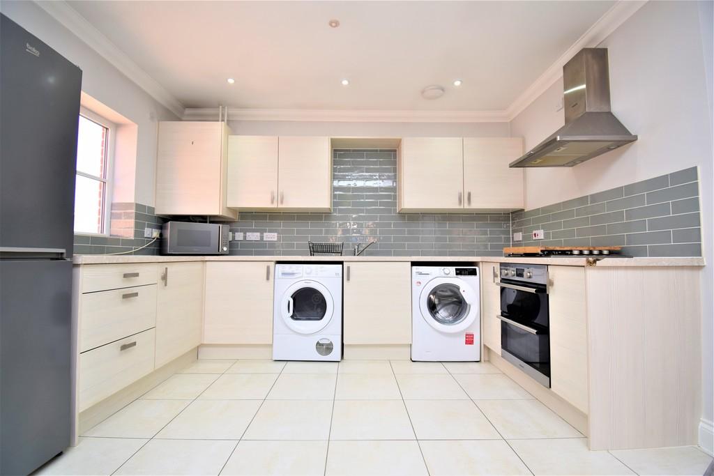 Foundry Close, Glemsford 2 bed apartment £850 pcm (£196 pw)