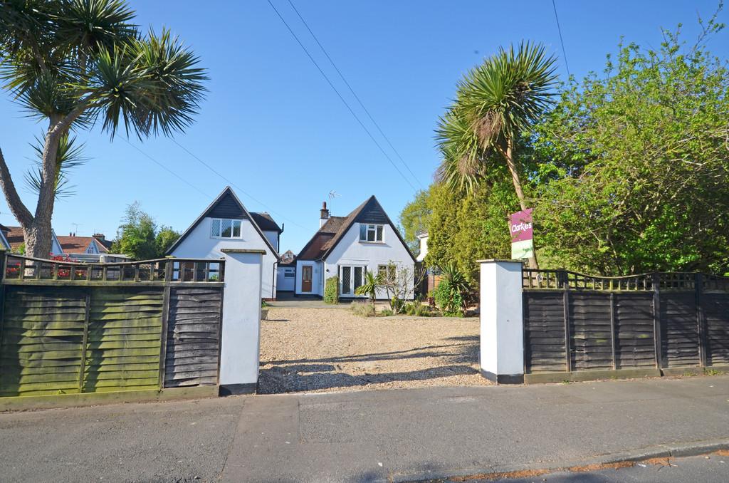 Outerwyke Road, Felpham, Bognor Regis 3 bed detached house £525,000