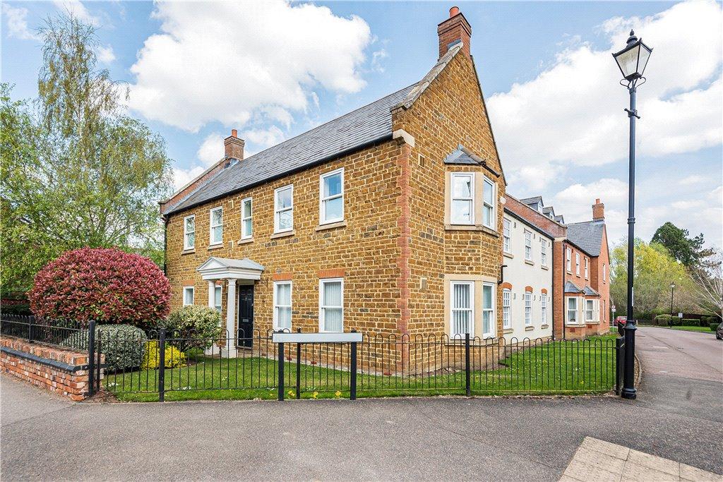 Reffield Close, Towcester, NN12 2 bed apartment £220,000