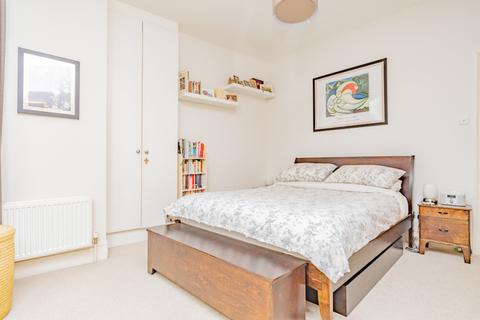 22a Alexandra Park Road, London, N10 2AB