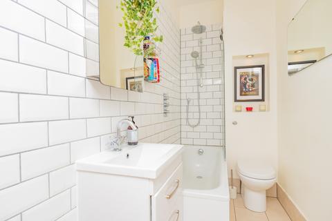 22a Alexandra Park Road, London, N10 2AB