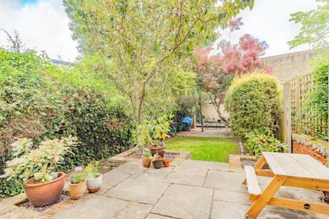 22a Alexandra Park Road, London, N10 2AB